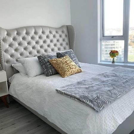 Downtown 3Br/2Ba+Views+Skytrain+Free Parking Apartment Vancouver Exterior foto