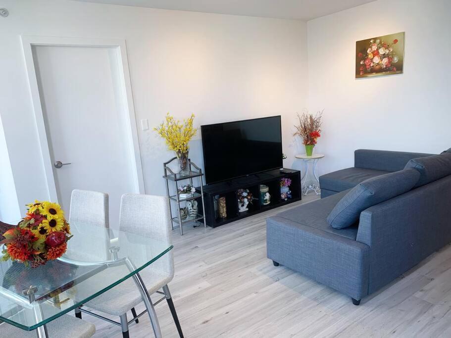 Downtown 3Br/2Ba+Views+Skytrain+Free Parking Apartment Vancouver Exterior foto