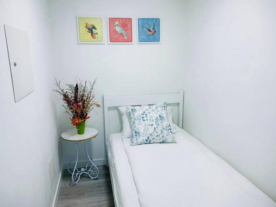 Downtown 3Br/2Ba+Views+Skytrain+Free Parking Apartment Vancouver Exterior foto