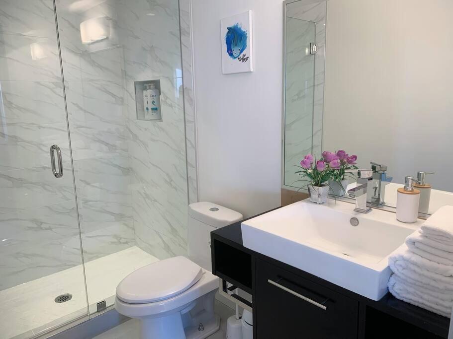 Downtown 3Br/2Ba+Views+Skytrain+Free Parking Apartment Vancouver Exterior foto